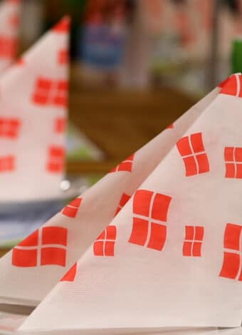 Fødselsdag i bowlnfun, prøv Bowling, minigolf, escaperoom, social dart, lasergame, trampolinpark, gokart, virtuel reality, cube challenge